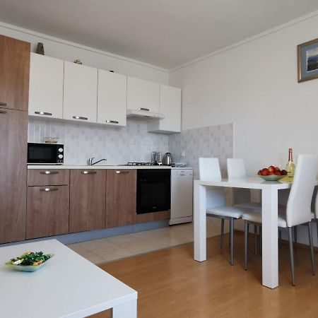 Apartment Branka Kustura Хвар Екстериор снимка
